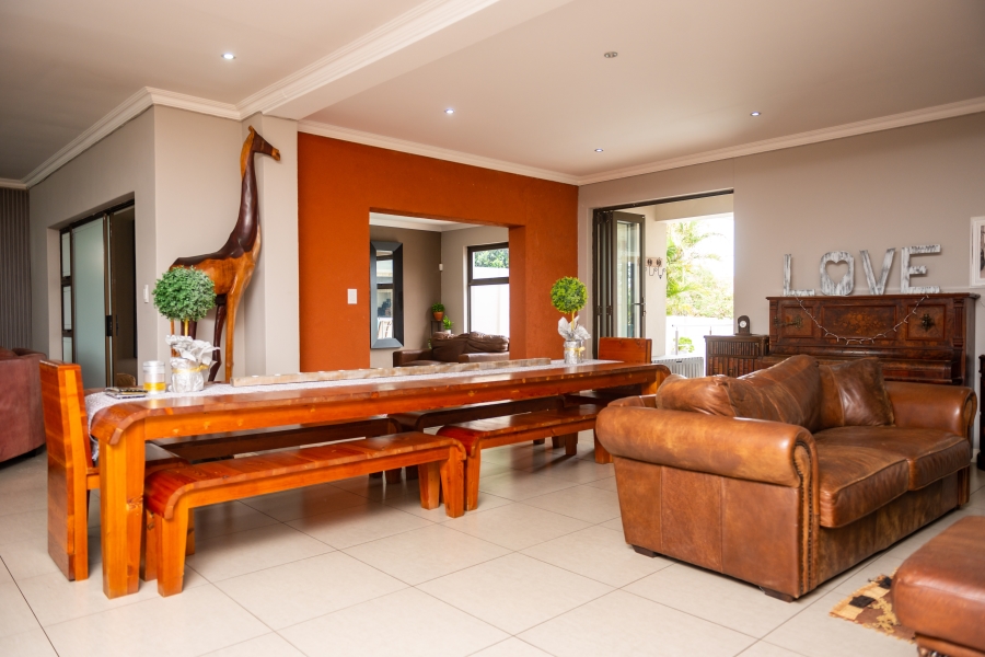 9 Bedroom Property for Sale in Nahoon Beach Eastern Cape